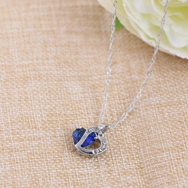 Heart Shaped Artificial Crystal Clavicle Necklace 